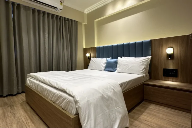 best place to stay near bkc