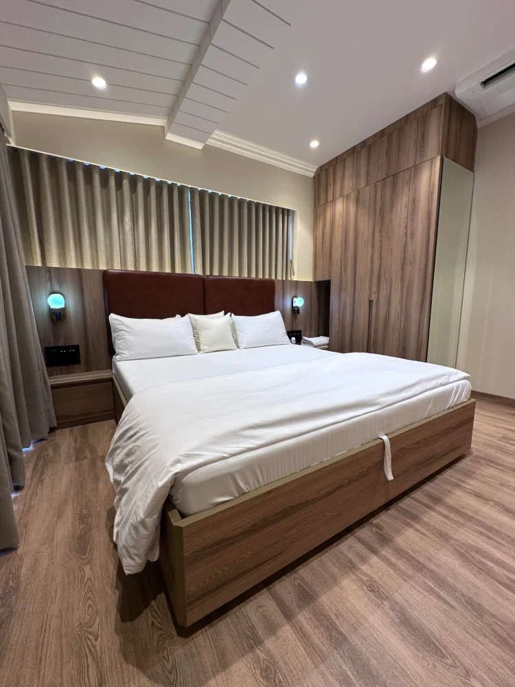204  | Large 1BHK w Pvt Terrace | Khar west