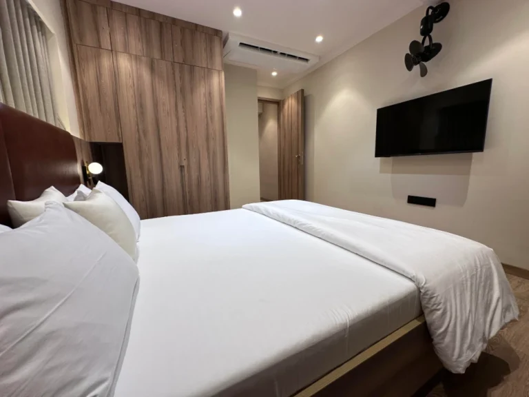 hotel apartments khar