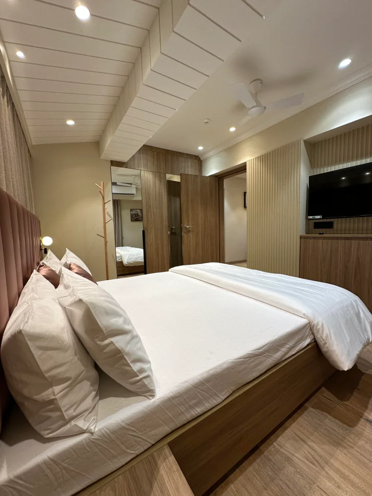 studio flats bandra west